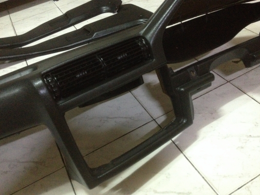 ขายคอนโซลกับชุดช่องแอร์แน่ๆe30เดิมแท้ สภาพสวยมีรอยแตก2รอยนิดเดียวตามรูป ราคา2200บาท โทร0924462525โส ขายคอนโซลกับชุดช่องแอร์แน่ๆe30เดิมแท้ สภาพสวยมีรอยแตก2รอยนิดเดียวตามรูป ราคา2200บาท โทร0924462525โส