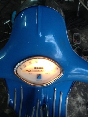 เอเซียเวสป้า---->>จัดส่งรถvespaให้คุณเหลิม อ่างทอง เรียบร้อย 31/1/2558