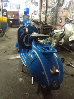 เอเซียเวสป้า---->>จัดส่งรถvespaให้คุณเหลิม อ่างทอง เรียบร้อย 31/1/2558