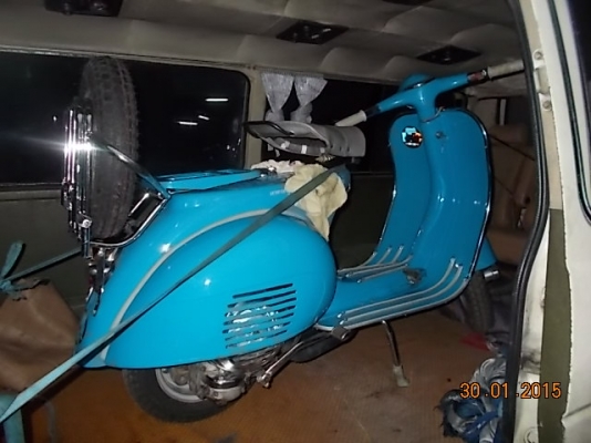 เอเซียเวสป้า---->>จัดส่งรถvespaให้คุณเหลิม อ่างทอง เรียบร้อย 31/1/2558