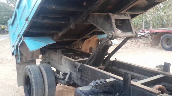 ขาย6ล้อกลางดัมพ์ดิน วัสดุก่อสร้างNKR58LK 110แรงกระบะยาว3.80เมตร แชชซีสวย พ.เพาเวอร์หัวเดิม เอกสารเล่มทะเบียนพร้อม พล้อมลุยงาน