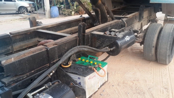 ขาย6ล้อกลางดัมพ์ดิน วัสดุก่อสร้างNKR58LK 110แรงกระบะยาว3.80เมตร แชชซีสวย พ.เพาเวอร์หัวเดิม เอกสารเล่มทะเบียนพร้อม พล้อมลุยงาน