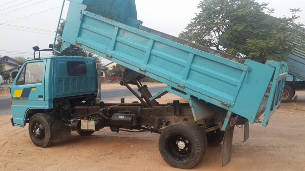 ขาย6ล้อกลางดัมพ์ดิน วัสดุก่อสร้างNKR58LK 110แรงกระบะยาว3.80เมตร แชชซีสวย พ.เพาเวอร์หัวเดิม เอกสารเล่มทะเบียนพร้อม พล้อมลุยงาน