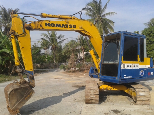 ด่วนๆขายkomatsuPC60-5สภาพตามรูป ระบบสมบูรณ์พร้อมทำงาน