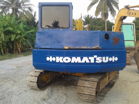 ด่วนๆขายkomatsuPC60-5สภาพตามรูป ระบบสมบูรณ์พร้อมทำงาน