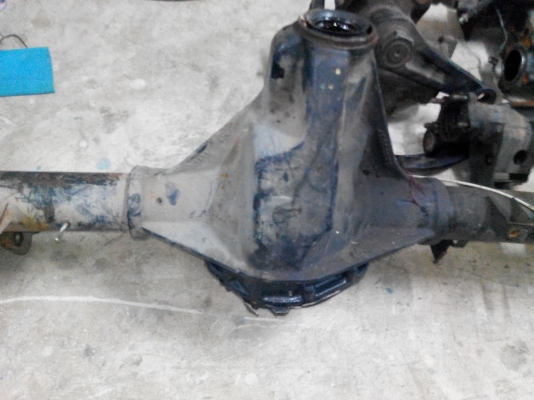 ขายเสื้อเพลา Nissan navara พร้อมดุมข้าง หรือซื้อเหมาเป็นกอง ราคา 15000 บาท