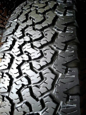 ขายยางBF All 265/75/16ปี11 สภาพติดหนวด