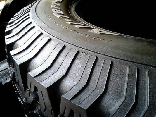 ขายยางBF All 265/75/16ปี11 สภาพติดหนวด