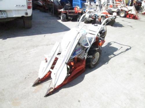 รถเกี่ยวข้าวเดินตาม KUBOTA RB30 รหัสสินค้า : 14001877 หรือเพิ่มเติมไดที่ www.nihonmono.com รถเกี่ยวข้าวเดินตาม KUBOTA RB30 รหัสสินค้า : 14001877 หรือเพิ่มเติมไดที่ www.nihonmono.com