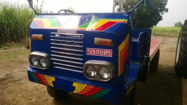 ายอีแต๋นเครื่องสี่สูบมีเกียร์กลาง เครื่องอีสุ เพลาใหญ่พร้อมใช้งานราคา65000บาทราคานี้ยังต่อรองได้อีกนะครับสนใจโทร0813655997อำพร พาเจริญ