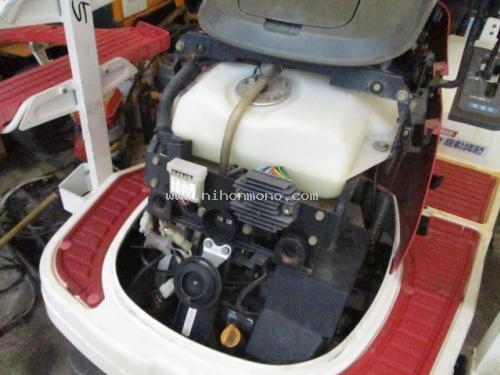 รถปลูกข้าวดำนาแบบนั่งขับ    YANMAR    RR40   รหัสสินค้า : 14001924 หรือเพิ่มเติมไดที่ www.nihonmono.com