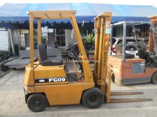 รถยก  KOMATSU    FG09-2    รหัสสินค้า : 14001972   หรือเพิ่มเติมไดที่ www.nihonmono.com