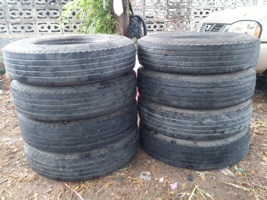 ขายยางบริดสโตน 825R16 ปี13 จำนวน 8 เส้น/ละ1200