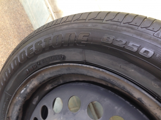 ขายยางเดิม 175/65/r15 ปี13 ติดล้อกะทะ เปิด2000 ขายยางเดิม 175/65/r15 ปี13 ติดล้อกะทะ เปิด2000