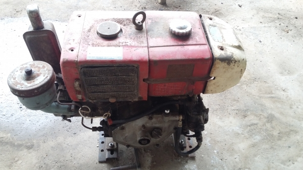 ขายเครื่องยันมาร์5แรง สภาพสวย เครื่องเเน่น