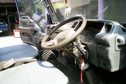 หกล้อ อีซูซุ NKR130แรง ปี46 แอร์ พ.เวอร์ สภาพดีพร้อมใช้งาน ทะเบียนพร้อมโอน