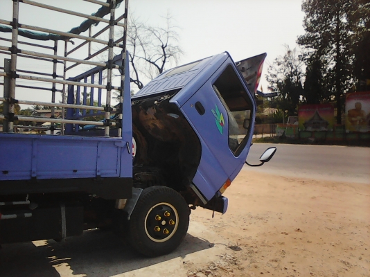 หกล้อ อีซูซุ NKR130แรง ปี46 แอร์ พ.เวอร์ สภาพดีพร้อมใช้งาน ทะเบียนพร้อมโอน