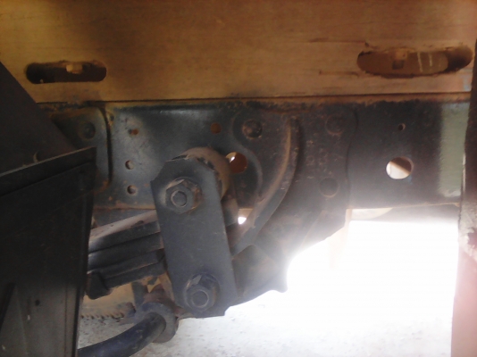 หกล้อ อีซูซุ NKR130แรง ปี46 แอร์ พ.เวอร์ สภาพดีพร้อมใช้งาน ทะเบียนพร้อมโอน