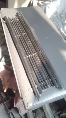 กระจังหน้า ดัทสันเพลาลอย 510 /ไฟท้าย 1 ชุดสวยๆ