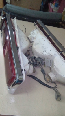 กระจังหน้า ดัทสันเพลาลอย 510 /ไฟท้าย 1 ชุดสวยๆ