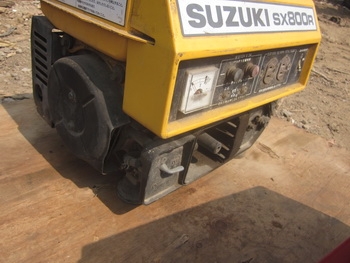 ขาย- เครื่องปั่นไฟ ตัวเล็ก SHINDAIWA: EG 500 และ SUZUKI: SX 800R มือสองญี่ปุน ถูก เพียงตัวละ 4,800 บาทครับ