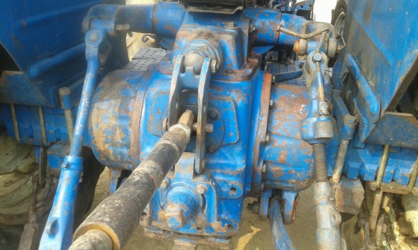 ขายฟอร์ด 6610 สองเพาคานคาราโร่ ปั้มกลมไอดีใหญ่ ดันหน้าหาง 7 เล่มทะเบียน