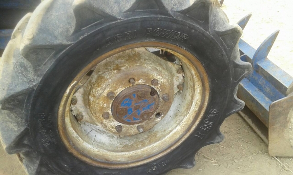 ขายฟอร์ด 6610 สองเพาคานคาราโร่ ปั้มกลมไอดีใหญ่ ดันหน้าหาง 7 เล่มทะเบียน