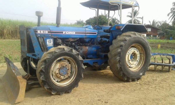 ขายฟอร์ด 6610 สองเพาคานคาราโร่ ปั้มกลมไอดีใหญ่ ดันหน้าหาง 7 เล่มทะเบียน