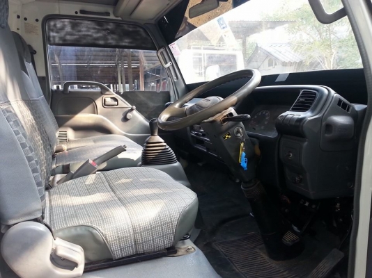 ขายISUZU NPR130แรง ปี49ยาว5เมตร เครื่องดี แคชซีสวย ยางดี ภายในสวย แอร์เย็น สวยเดิมทั้งคัน สภาพพร้อมใช้งาน เอกสารพร้อมโอน จัดไฟแนนซ์ได้ เงื่อนไขง่ายๆวันเดียวรับรถ สนใจโทร 090-8588220คุณนะ 093-3258446คุณบิวตี้ ID:narong498 หรือ www.truck.in.th/498 หรือfb:ณร