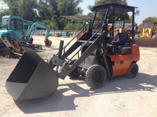 รถตักเล็กเครื่องยนต์เบนซิน TOYOTA SG10 เก่าญี่ปุ่น