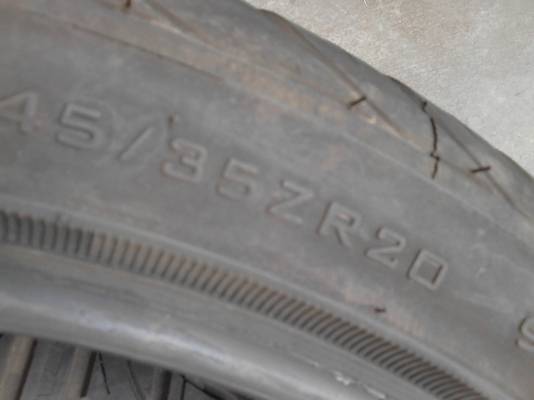 245/35R20 HAIDA HD921 ปี 2014 มี 2 เส้น TEL.081-427-3941