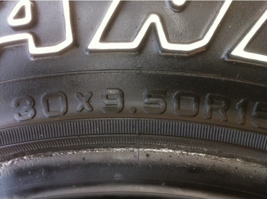 ขายยาง dunlop at 30 x 9.5 x 15 ปี 12 (ปรับราคาเหลือ 3500 )
