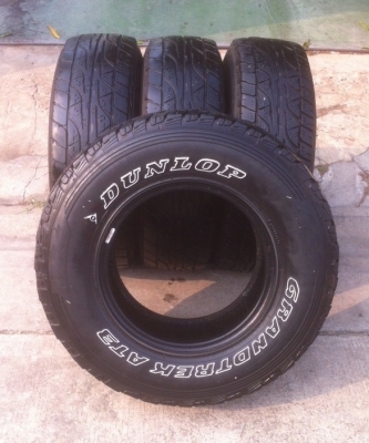 ขายยาง dunlop at 30 x 9.5 x 15 ปี 12 (ปรับราคาเหลือ 3500 )