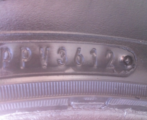 ขายยาง dunlop at 30 x 9.5 x 15 ปี 12 (ปรับราคาเหลือ 3500 )