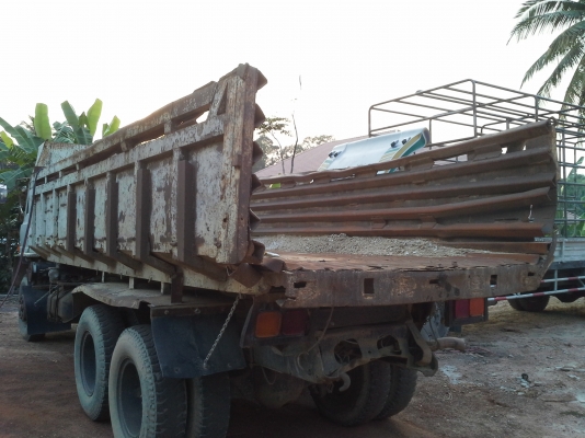 รถบรรทุก ๑๐ ล้อ