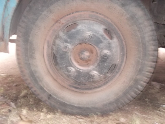 หกล้อ isuzu 85 กระบะ 10 เมตร 30 cm