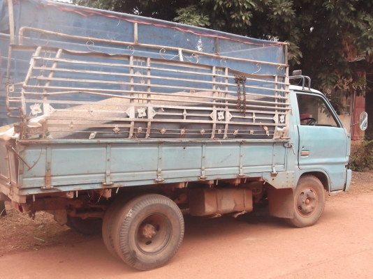 หกล้อ isuzu 85 กระบะ 10 เมตร 30 cm