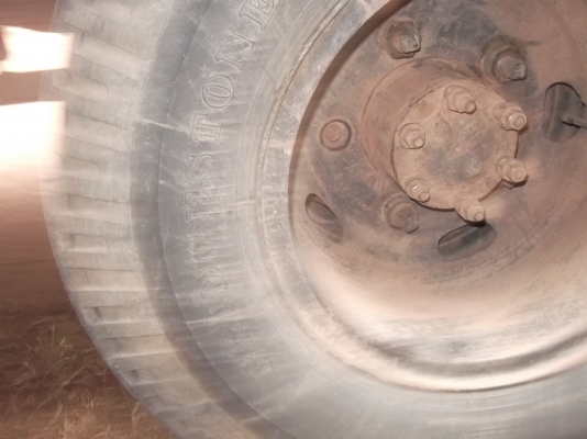 หกล้อ isuzu 85 กระบะ 10 เมตร 30 cm