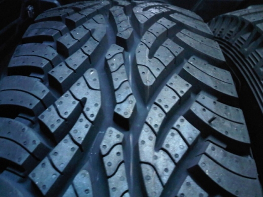 ยางใหม่ ขนาด 225-70R15 ดอกยางแบบ AT ยางปลายปี 12 ยางใหม่ ขนาด 225-70R15 ดอกยางแบบ AT ยางปลายปี 12