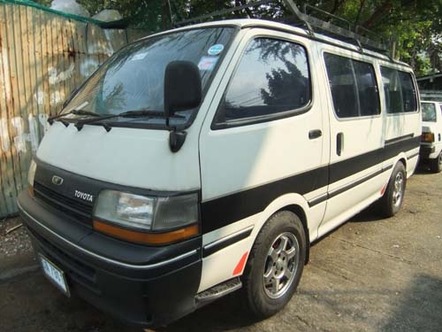 รถตู้หัวจรวดปี 91 เครื่อง 2.5 ดีเซล ช่วงสั้น