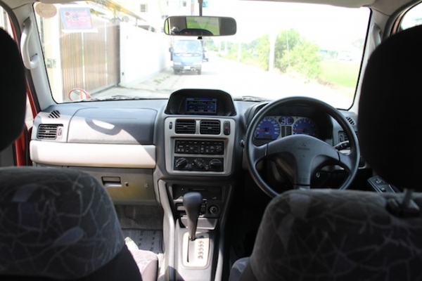 Mitsubishi Pajero I/O 4x4 วิ่งน้อยไม่มีชน Mitsubishi Pajero I/O 4x4 วิ่งน้อยไม่มีชน