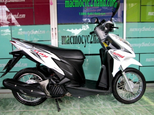 ขาย click110I ลายสตรีท สีดำ แดงรุ่นนี้เครื่องดีมาก รอบเบาแทบไม่ได้ยินเสียง เงียบมาก 27500