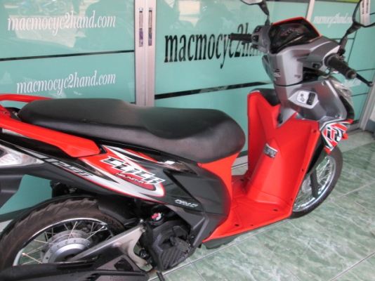 ขาย click110I ลายสตรีท สีดำ แดงรุ่นนี้เครื่องดีมาก รอบเบาแทบไม่ได้ยินเสียง เงียบมาก 27500