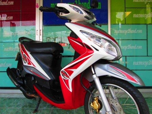 ขาย click110I ลายสตรีท สีดำ แดงรุ่นนี้เครื่องดีมาก รอบเบาแทบไม่ได้ยินเสียง เงียบมาก 27500