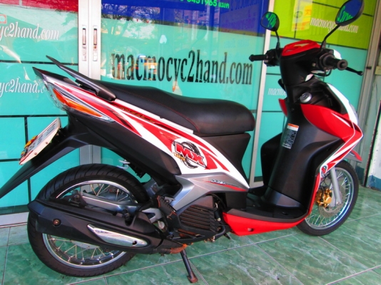 ขาย click110I ลายสตรีท สีดำ แดงรุ่นนี้เครื่องดีมาก รอบเบาแทบไม่ได้ยินเสียง เงียบมาก 27500