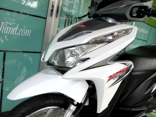 ขาย click110I ลายสตรีท สีดำ แดงรุ่นนี้เครื่องดีมาก รอบเบาแทบไม่ได้ยินเสียง เงียบมาก 27500