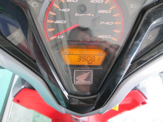 ขาย click110I ลายสตรีท สีดำ แดงรุ่นนี้เครื่องดีมาก รอบเบาแทบไม่ได้ยินเสียง เงียบมาก 27500