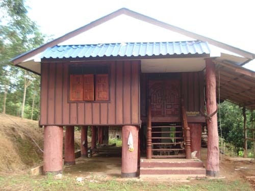 ขายสวนยาง พารา พร้อมบ้านไม้หลังใหญ่