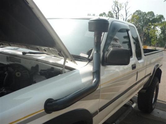 ต้องการขาย toyota mity X  สีขาว ขับ 2 ยกสูง ยาง 33"