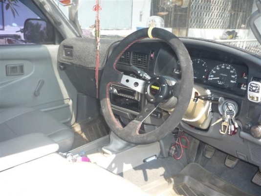 ต้องการขาย toyota mity X  สีขาว ขับ 2 ยกสูง ยาง 33"